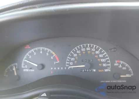 2002 Pontiac Grand Prix Gt from USA, damaged, VIN 1G2WP12K82F220808